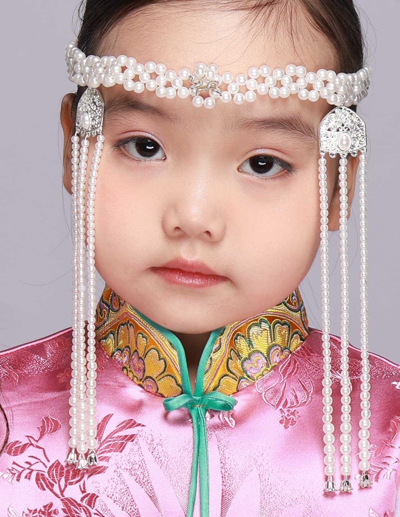 Мөнгөн бар жилтэй толгойн гоёл