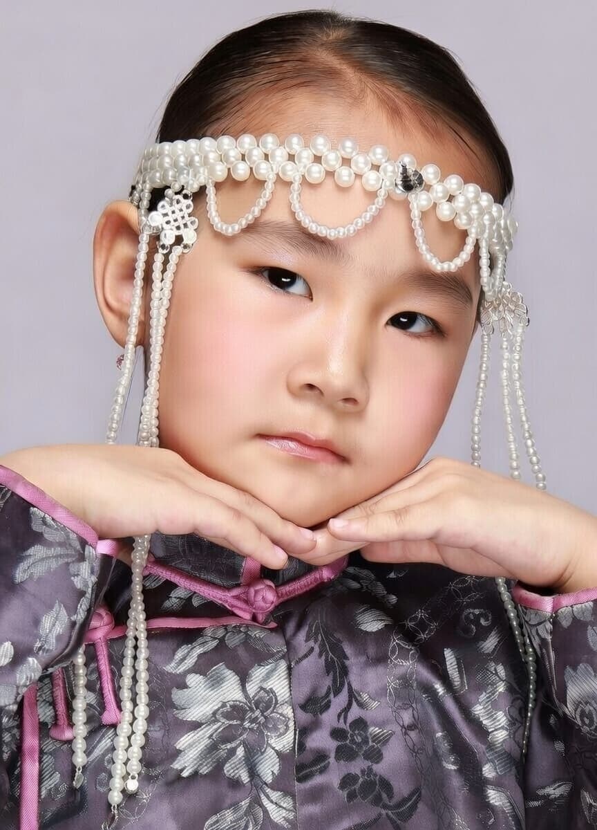 Тахиа жилтэй толгойн гоёл